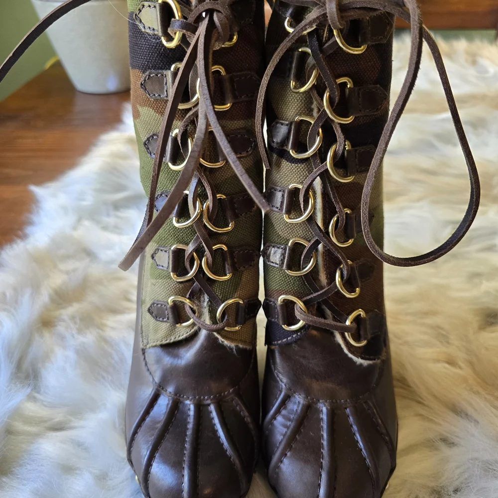 Michael Kors Camo 5 Inch Heel Lace Up Duck Boots - Picture 12 of 16